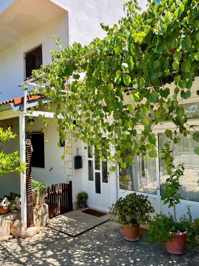 Gorana studio apartment Jelsa  Esterno foto